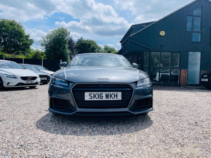 AUDI TT