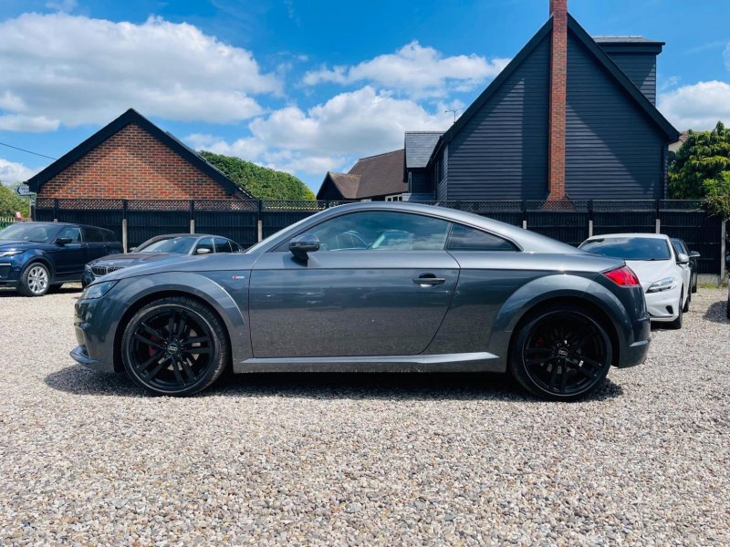 AUDI TT