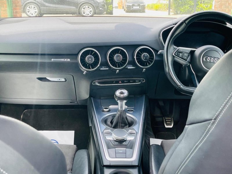 AUDI TT