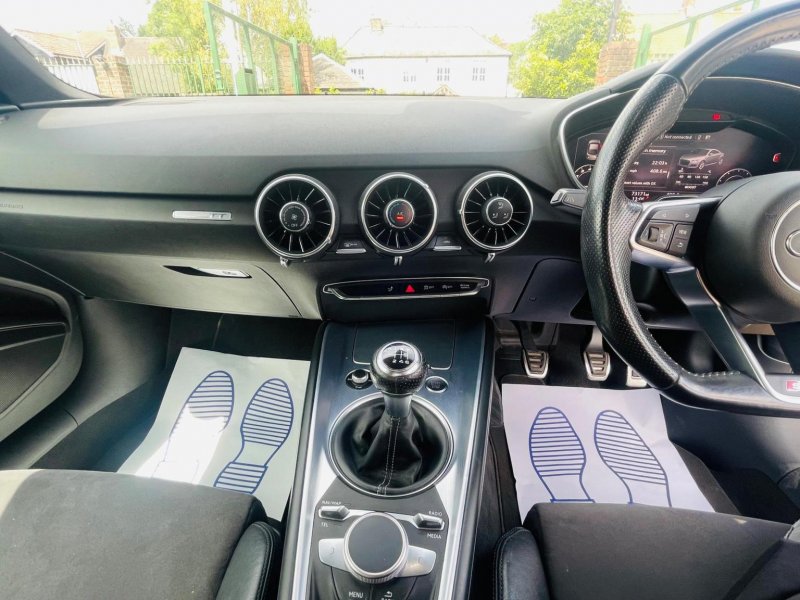 AUDI TT