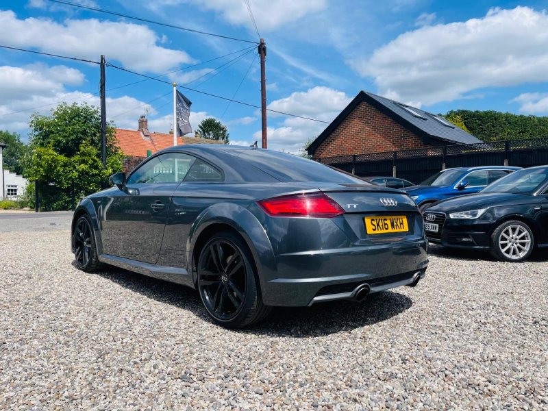 AUDI TT