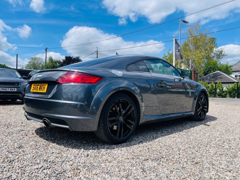 AUDI TT