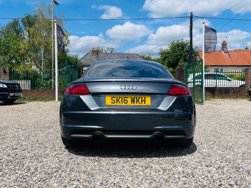 AUDI TT
