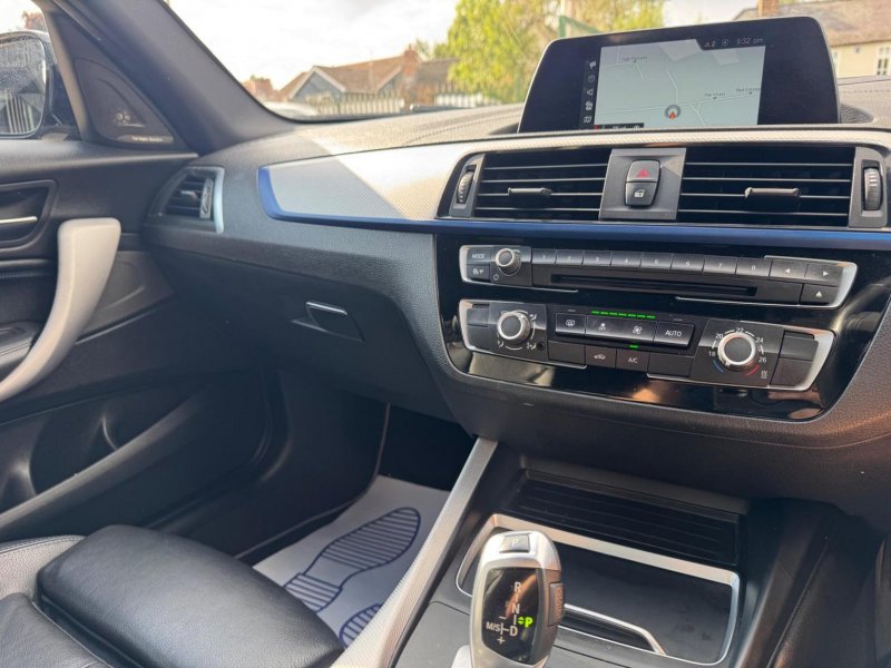 BMW 1 SERIES
