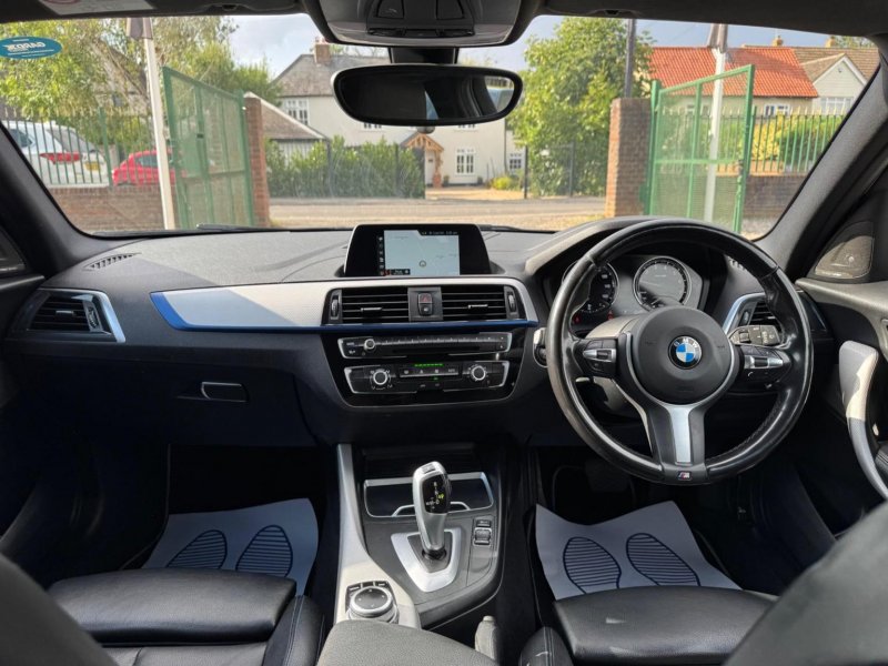BMW 1 SERIES