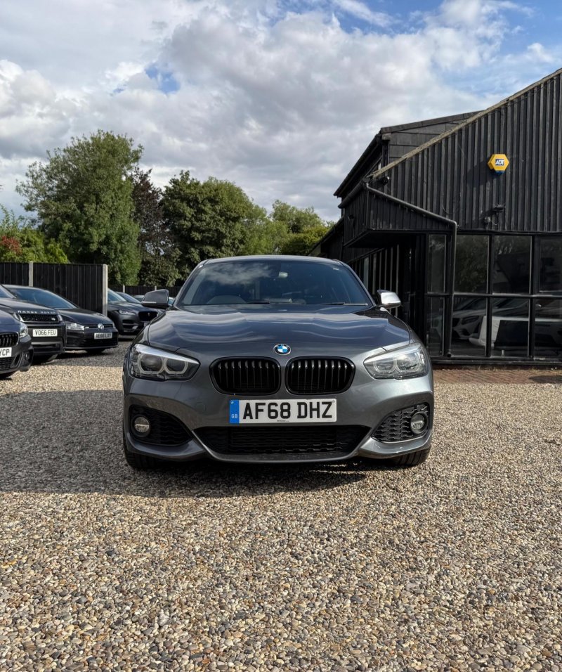 BMW 1 SERIES
