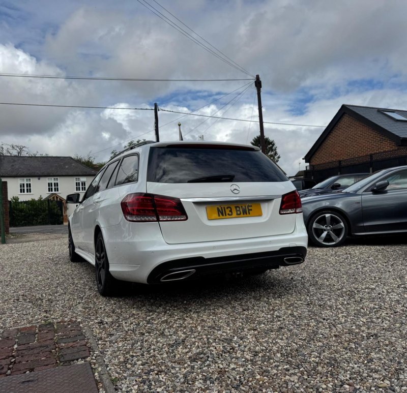 MERCEDES-BENZ E CLASS